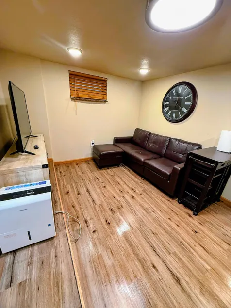 Cozy Cottage Basement Apartment - Image 1