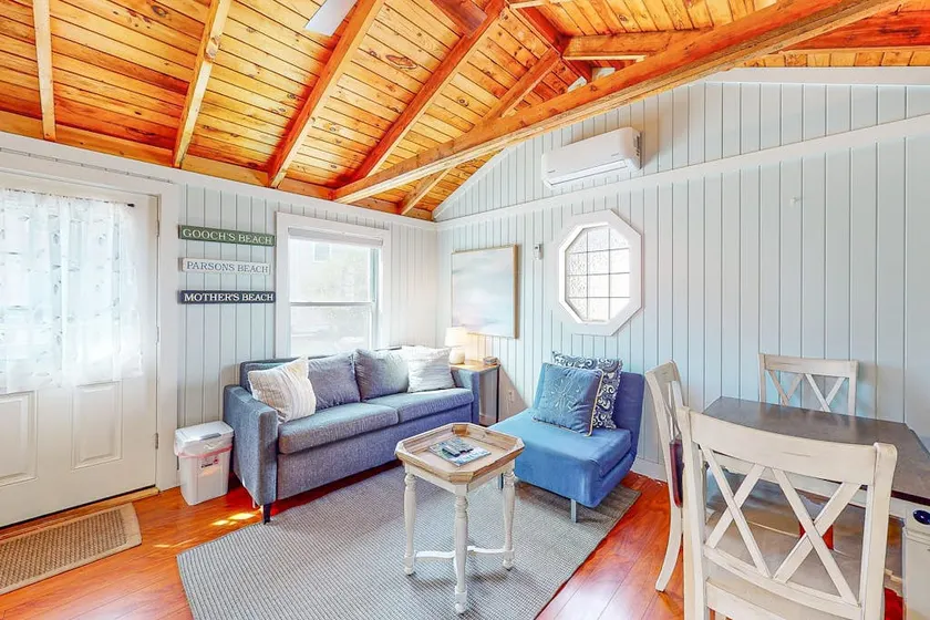 2BR Cottage near beach with pool, firepit, bathtub - Image 1