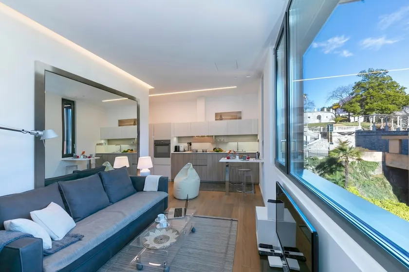 Casa Basilico with Lake View and Private Garage - Happy Rentals - Image 1
