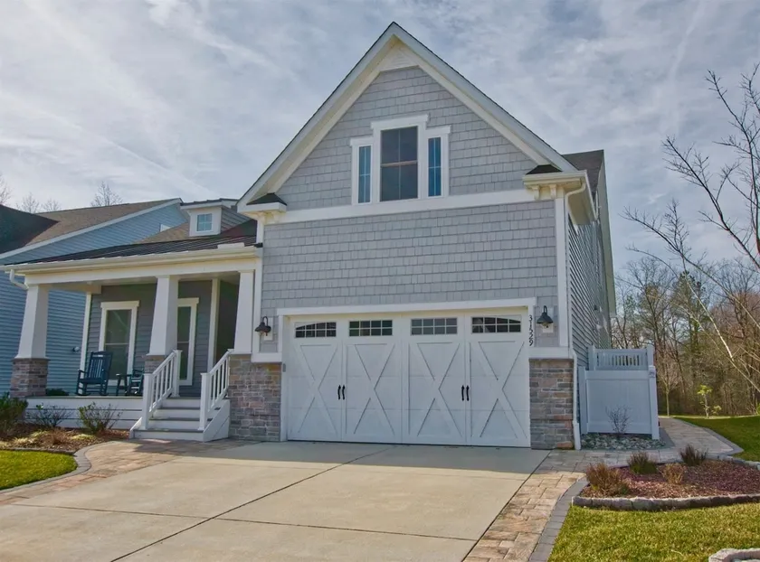 Coastal Club * Luxury 5BR lake-front beach house - Image 1