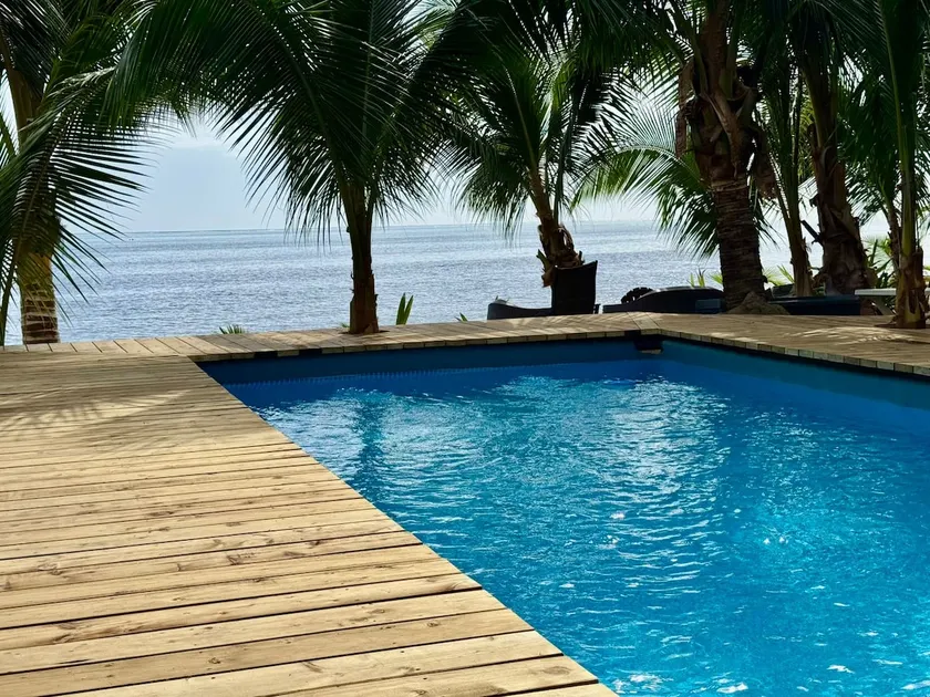 Exquisite Bungalow With Beachfront Jacuzzi - Image 1