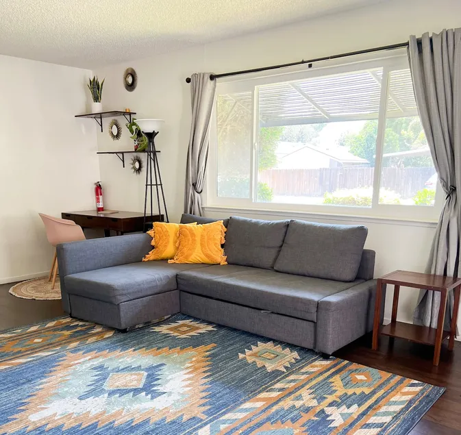 2 Bedroom Home by Fresno Airport - Image 1