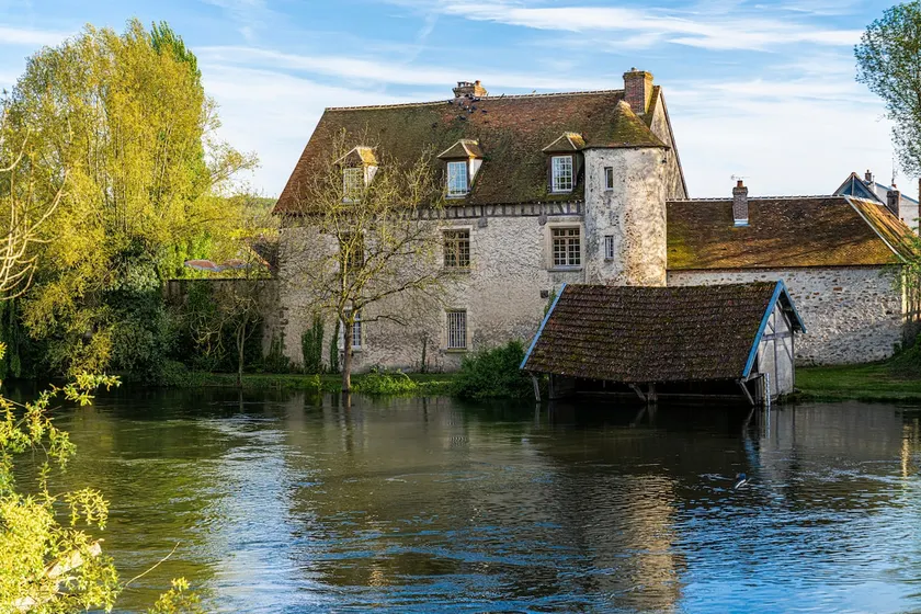 Riverside Priory, 2-Bedroom House - Image 1