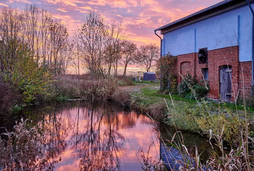 A loft in the countryside. - Image 1