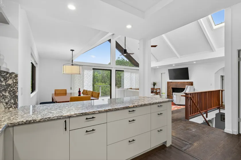 MV Showstopper w/ hot tub, trampoline and views - Image 1