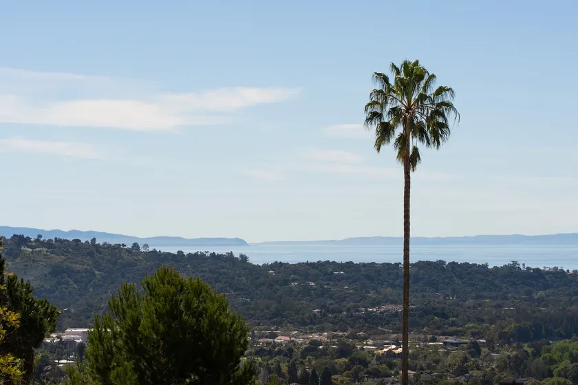 Private Suite - Views, close to town & beaches - Image 1