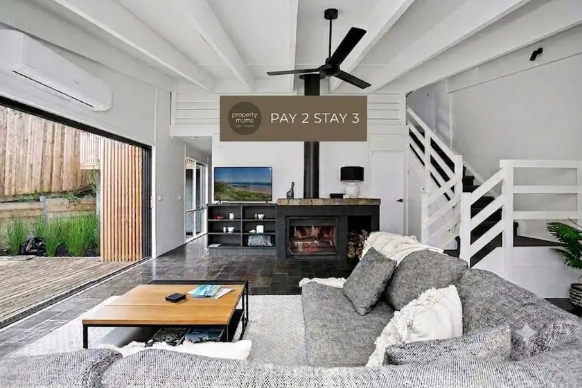 Lola on Lever Blairgowrie - Image 1