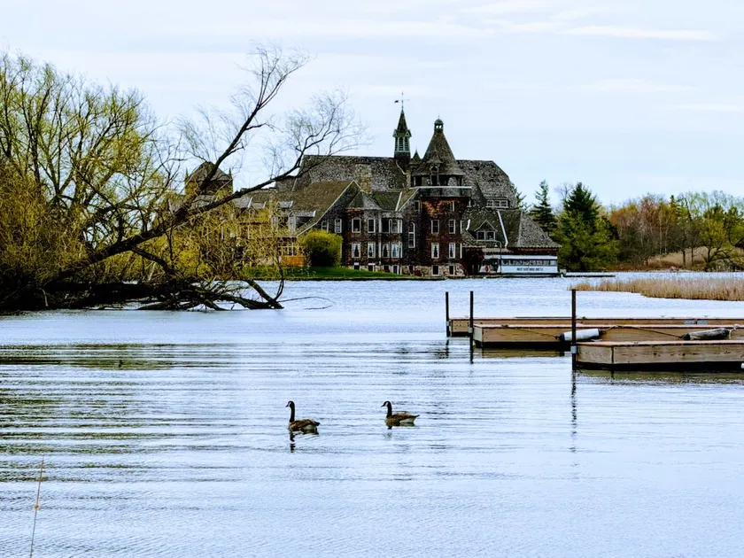 Spacious & Charming Wellesley Island Townhome with Dock - Image 1