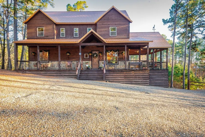 Spacious Hochatown Cabin | Fishing Pond + Hot tub - Image 1