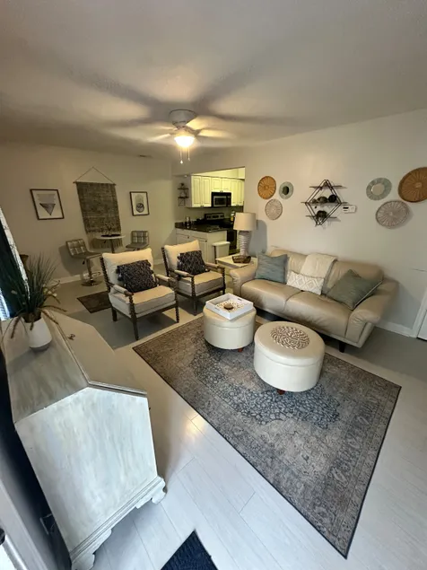 Shadowlawn Villas, Suite II - Image 1