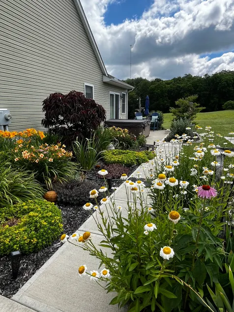 Clever Oasis Near Mid-Ohio Race Track & SnowTrails - Image 1