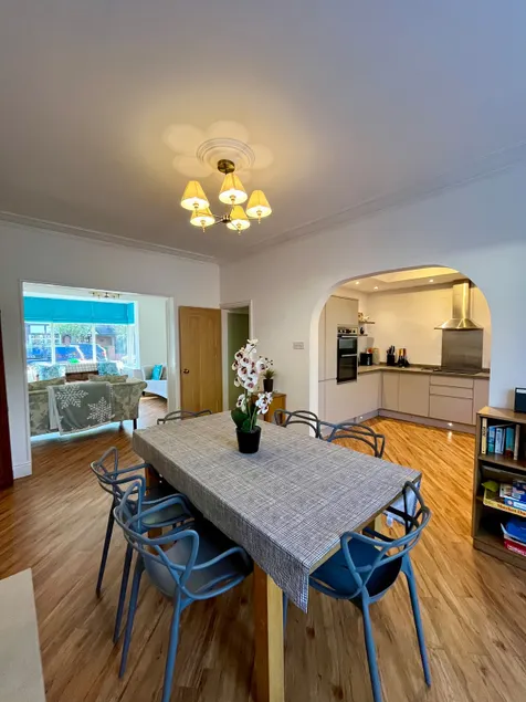 Spacious Seaside House * BEACH * CENTRAL*Sleeps 7* - Image 1