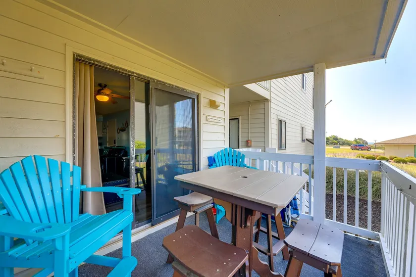 Emerald Isle Resort-Style Condo: Walk to Beaches! - Image 1