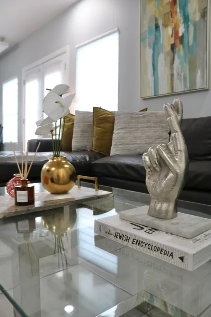 NEW LUXURY CONDO close to everything! - Image 1