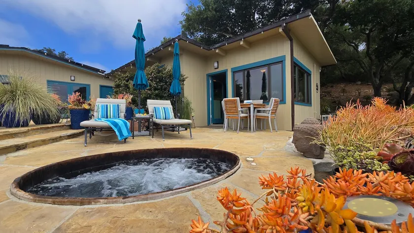 Amazing Panoramic Ocean View Upscale 1-Bdrm Detached Home w Pvt. Hot Tub & Patio - Image 1