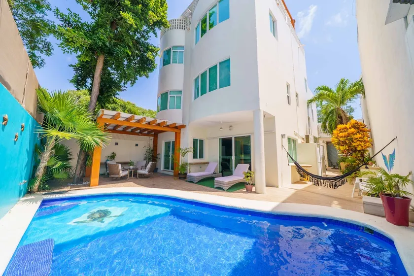 🏰 𝗧𝗛𝗘 𝗖𝗔𝗦𝗧𝗟𝗘 - 5BR Modern Villa w/ Private Pool - Image 1
