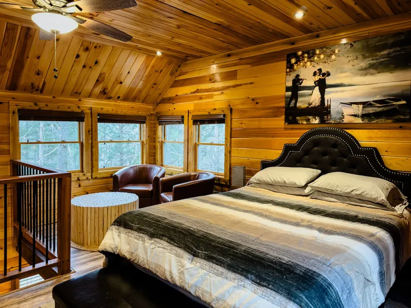 Year Round - Cozy Cabin for 2 - Image 1