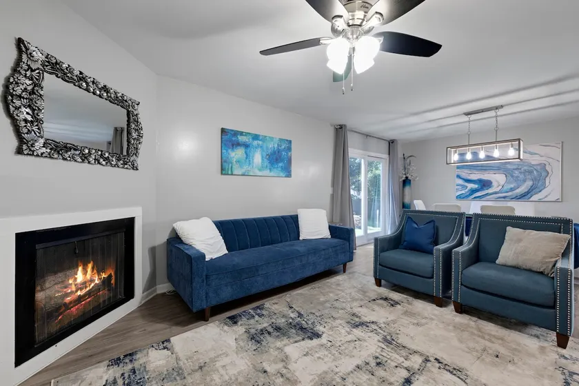 Upscale Home- Sleeps 8-Patio-10 Min to Downtown KC - Image 1
