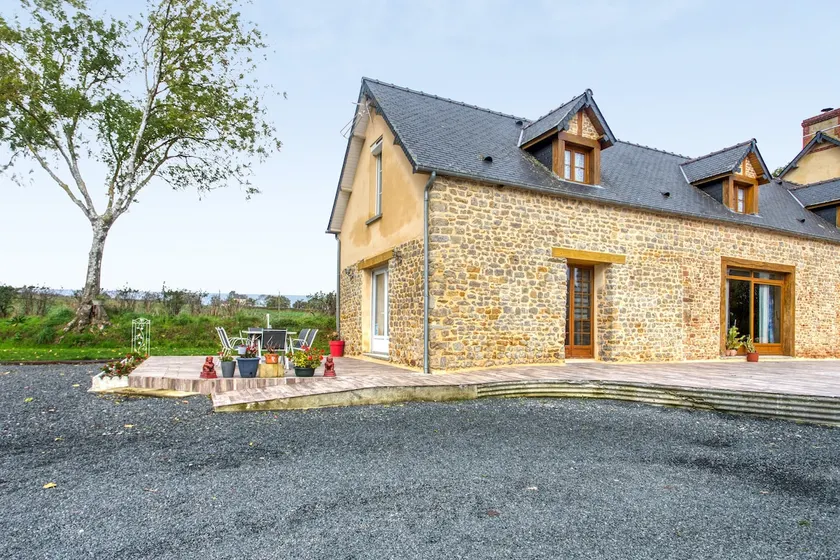Saint-Marcouf house. - Image 1