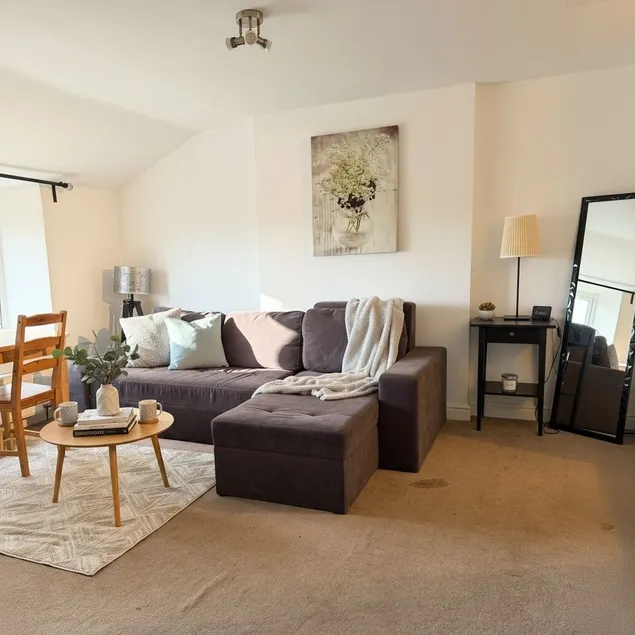 Apt 2 - Victoria Villas, Old Town, Swindon - Image 1