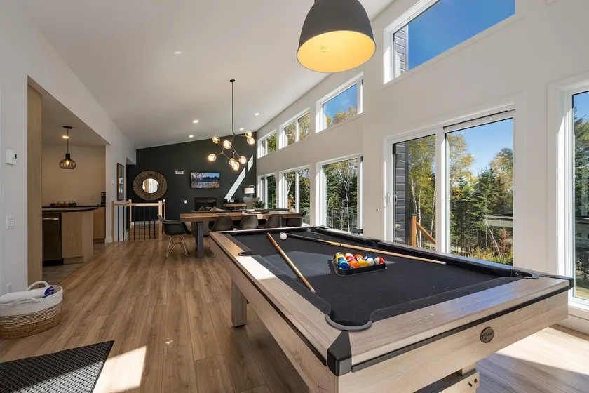 Okanagan 97: Hot Tub, Pool Table & Summer Views - Image 1