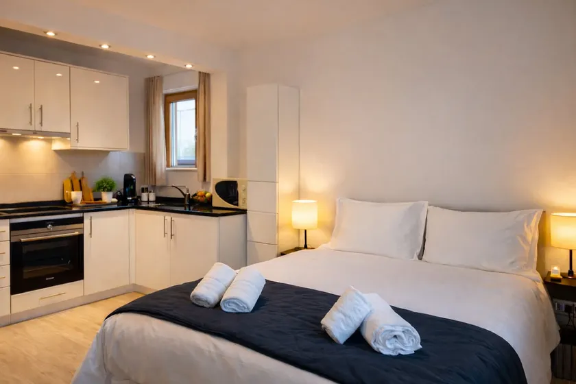 Cosy studio 5 minutes' walk from Gland station - Image 1
