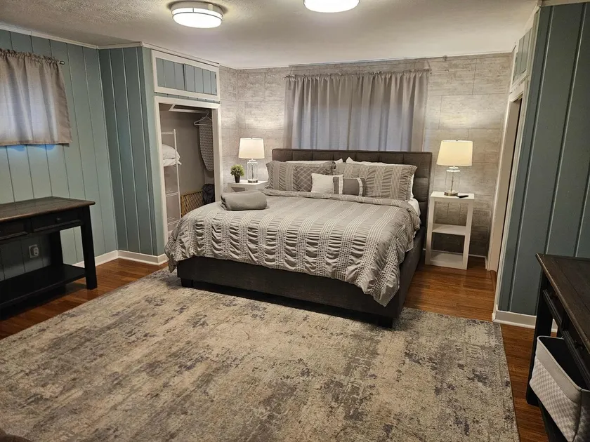 Wonderful Home in Central Sioux Falls - Image 1