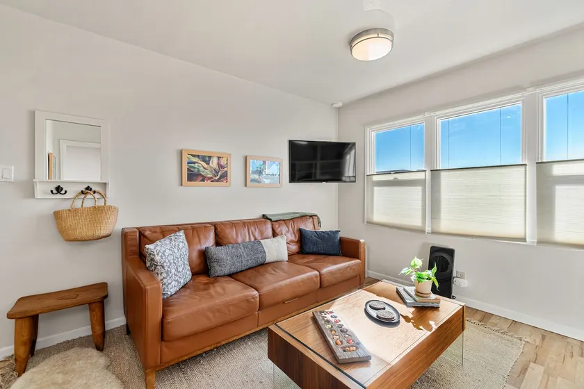 Downtown Arcata Farmers Market Apartment - Image 1