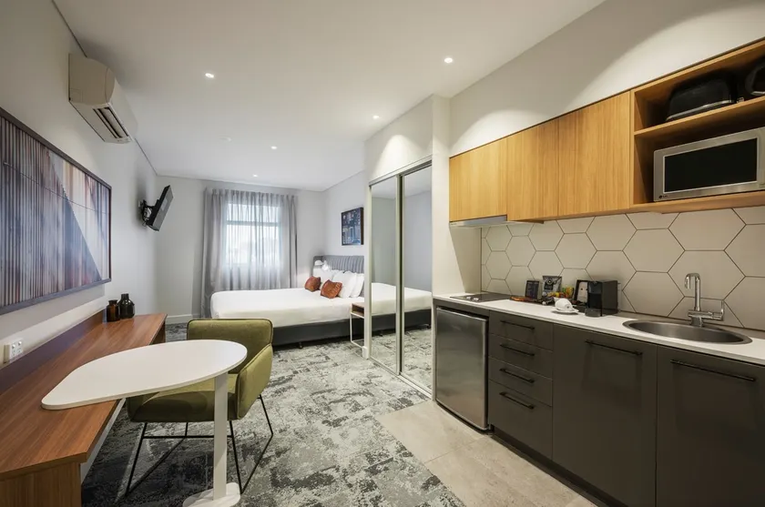 Studio Apartment - Image 1