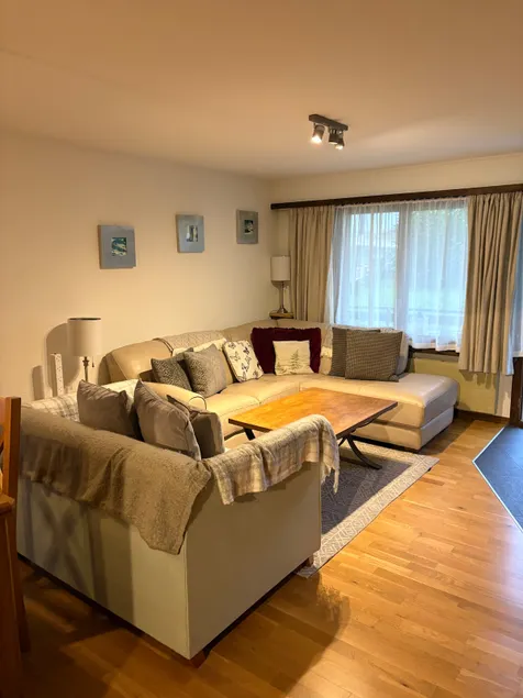 Modern Täsch Apartment with Free Parking - Image 1