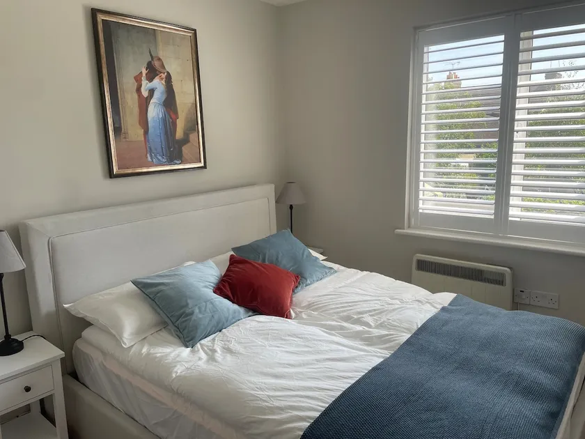 CENTRAL WINDSOR, 2 BEDROOM 2 BATHROOM, 5 MINUTES TO CASTLE - Image 1