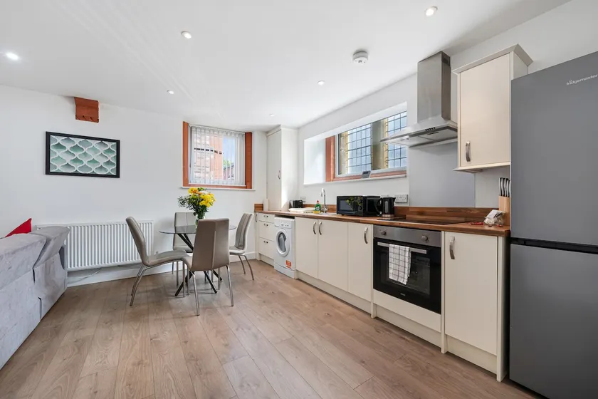 Cosy apartment (8) in converted church Warrington - Image 1