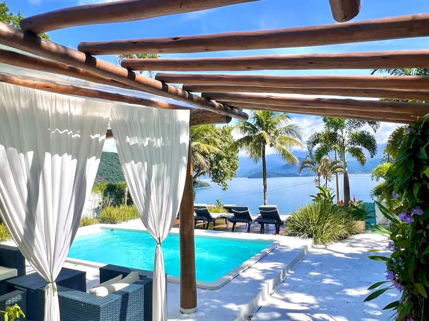 Casa Azul Marino/ Ponta Grossa Ubatuba - Image 1