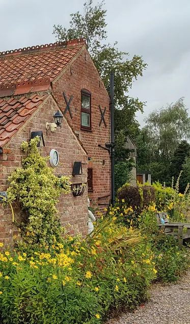 Clares Cosy Cottage - Image 1