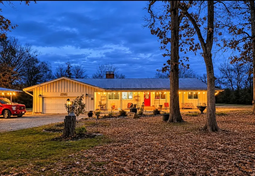 Uncertain Ranch House at Caddo Lake - Image 1