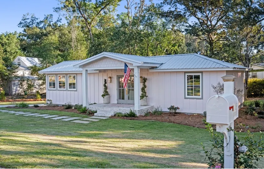 Precious Cottage/Downtown Fairhope… - Image 1