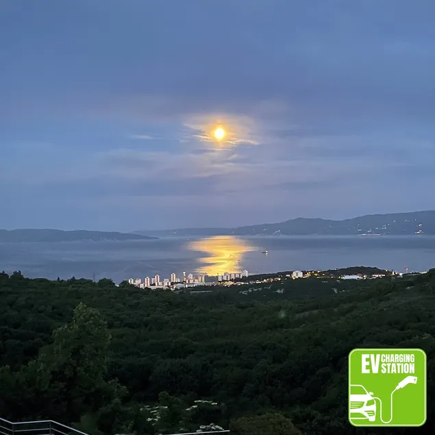 Terra Magica Deluxe Sea View Apartment or Room with Free Parking - Image 1