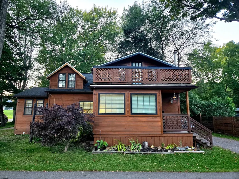 LAKEVIEW Hot Tub Retreat Near Wineries! - Image 1