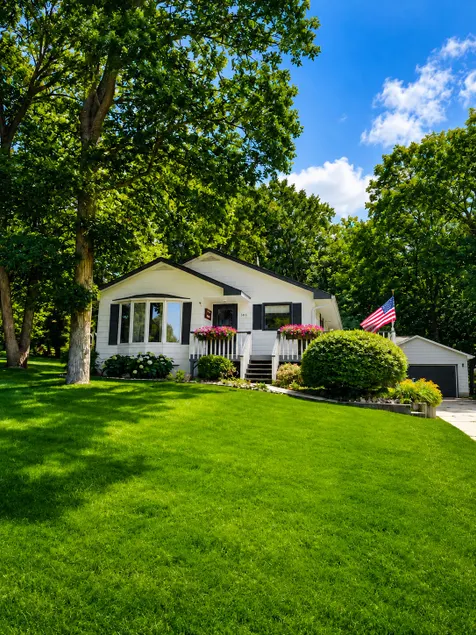 Northstar Haven across from Detroit Lake - Image 1