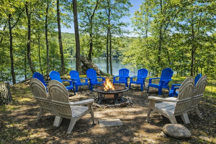 Lakefront HotTub Sauna Pool Game Room Kayak Canoe - Image 1