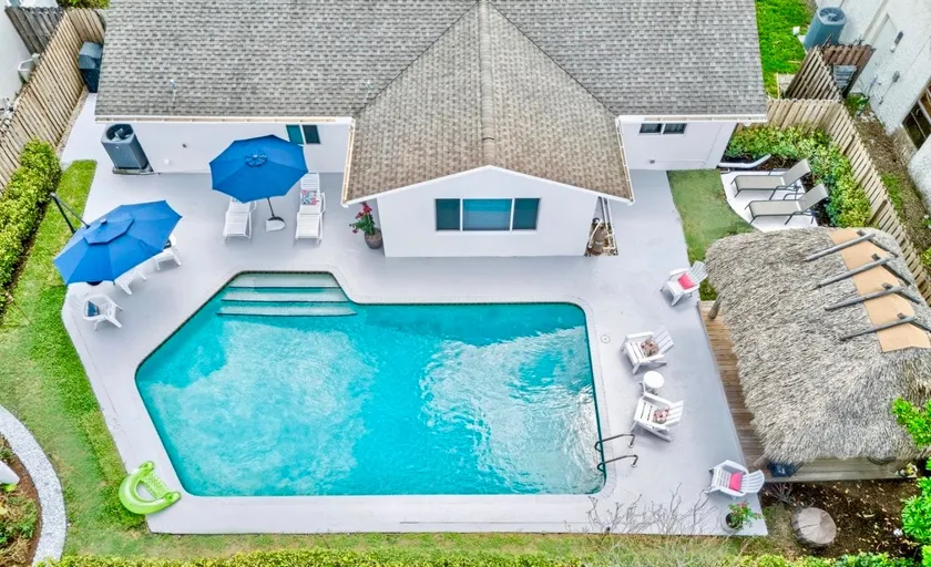 Oasis with Heated Pool & Tiki hut - Image 1