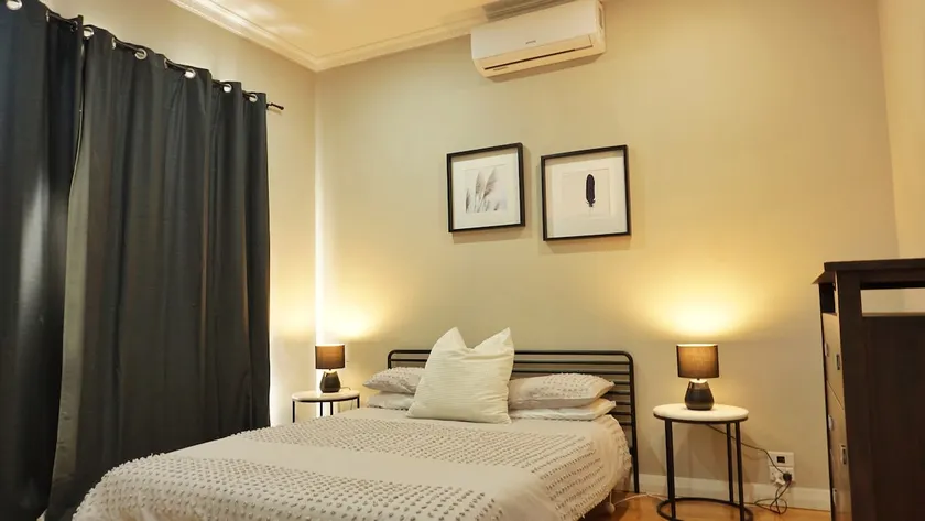 5mins to Airport, City & Beaches. Gem in Richmond - Image 1