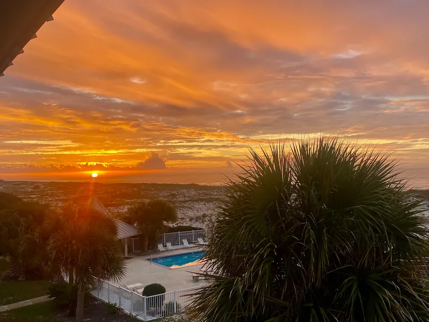 Beautiful beachfront in Gulf Shores Plantation - Image 1