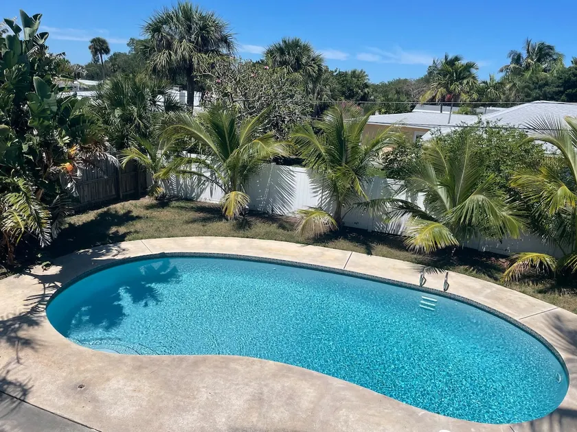 Heated Pool, Walk to Beach, Grill, Ping Pong - Image 1