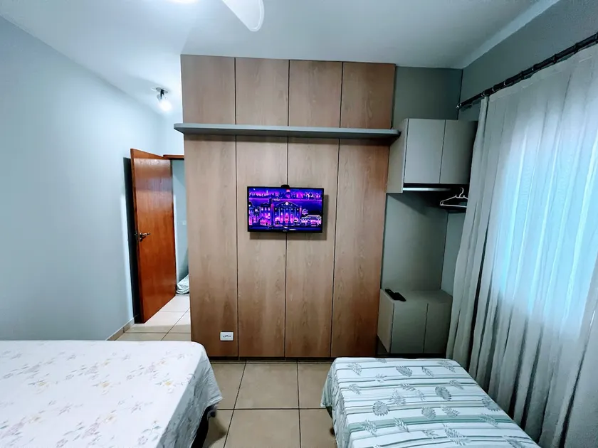 “2 Practicality and Comfort with Garage - SMART TV - Image 1