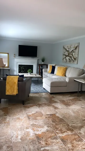 2 level Guest unit in a house w/ private entrance - Image 1