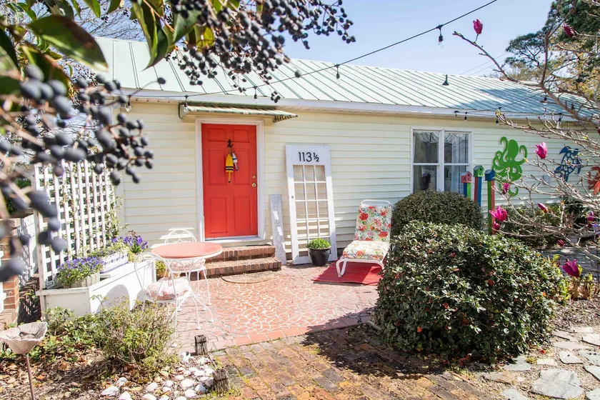 Charming Cottage in Historic Downtown Beaufort - Image 1