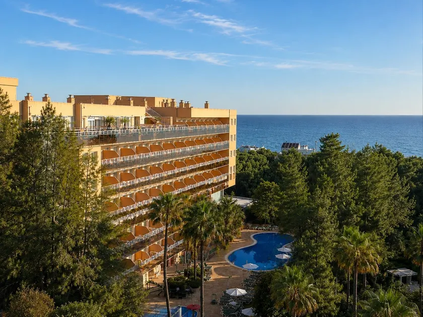 Aparthotel SunClub Salou - Image 1