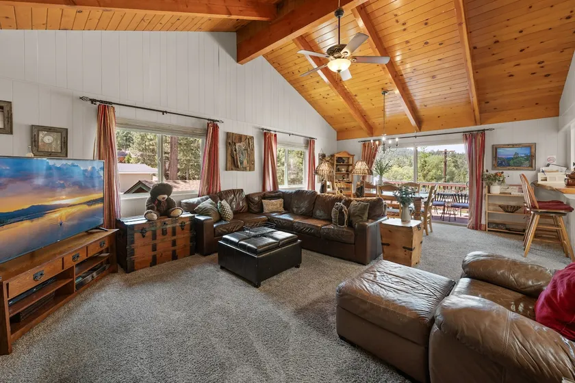 Buffalo Crossing - Hot Tub, Game Room, Slope View, Walk to Bear Mtn - Image 1