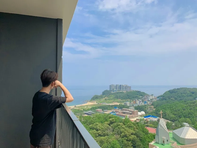 [Sokcho Blue Terra 22nd Floor Deluxe Double Room] Check-out at 12 o'clock • Ocean & Mountain View • Netflix • Self-catering - Image 1